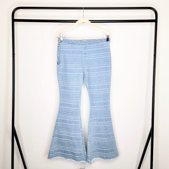 POL Denim - Pol TKP113 Striped Denim Flare Leg Raw Hem Blue Light Wash Jeans Size Medium